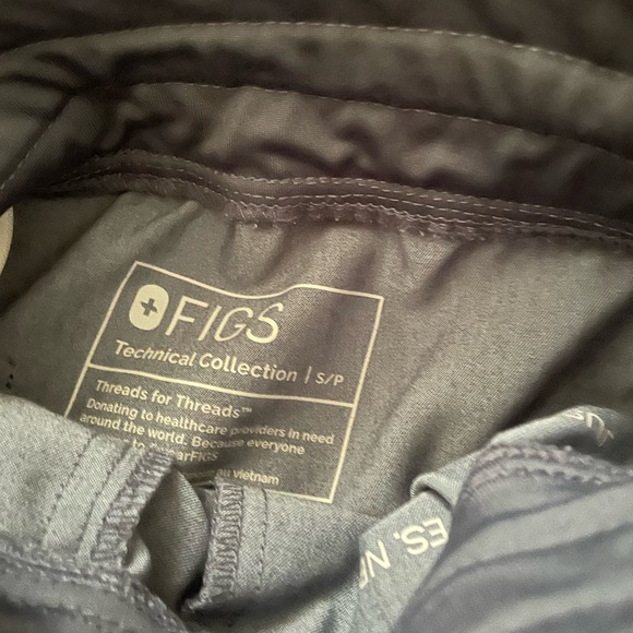 FIGS Scrub Set - Picture 3 of 4